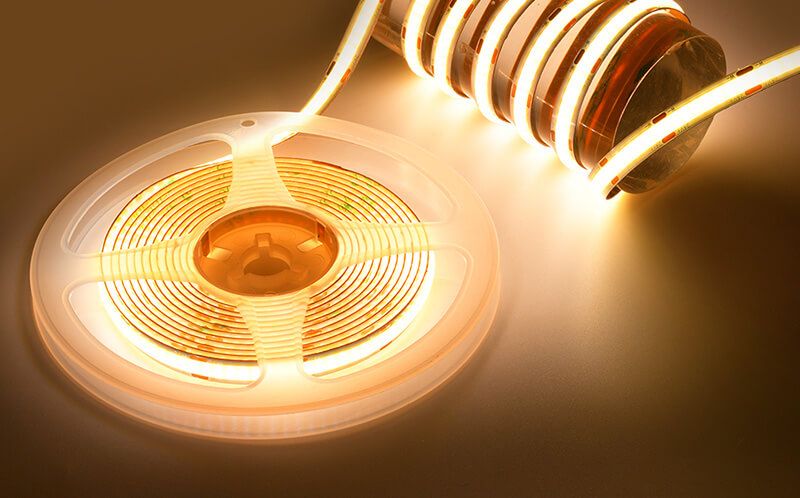 COB燈帶與LED燈帶的區(qū)別：哪一個(gè)更適合你的需求？